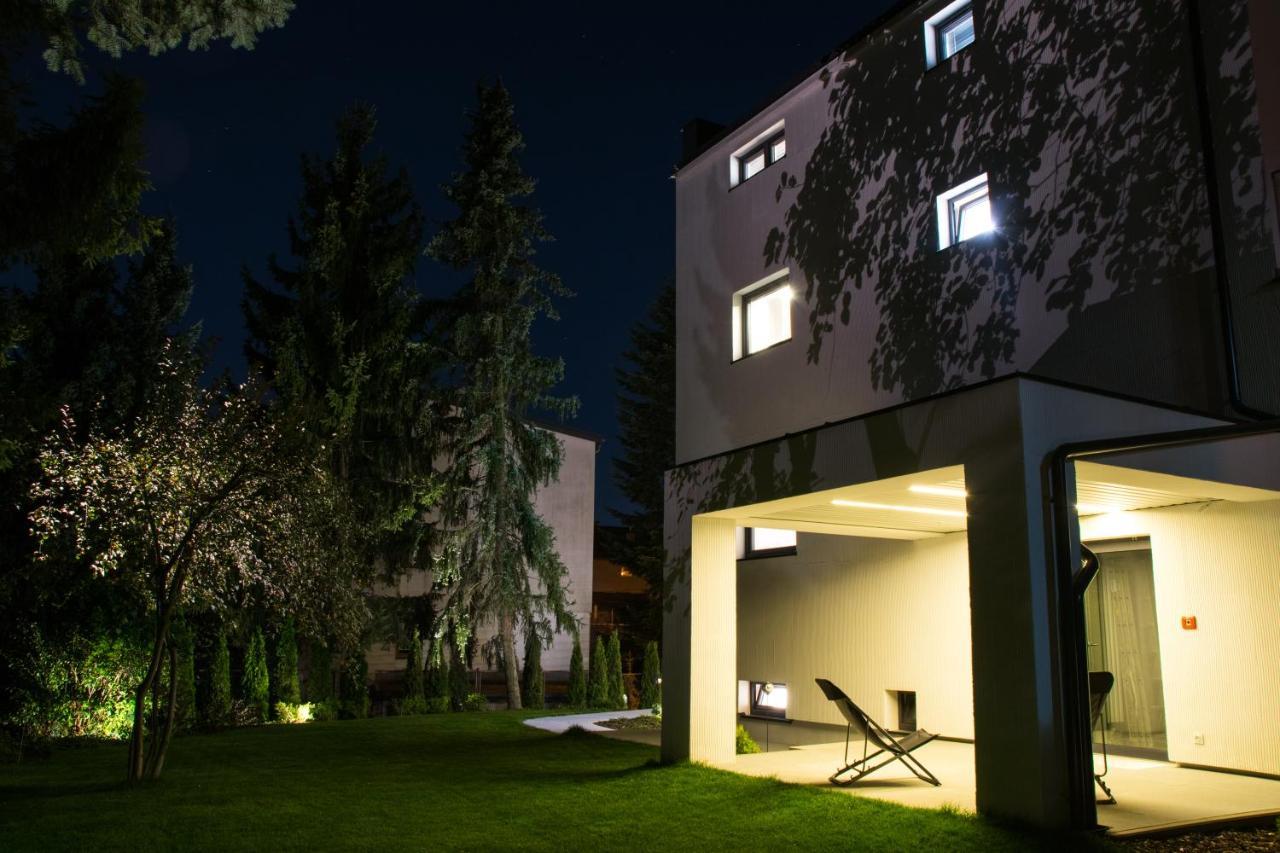 Z Klimatem, Ogrod, Parking Apartment