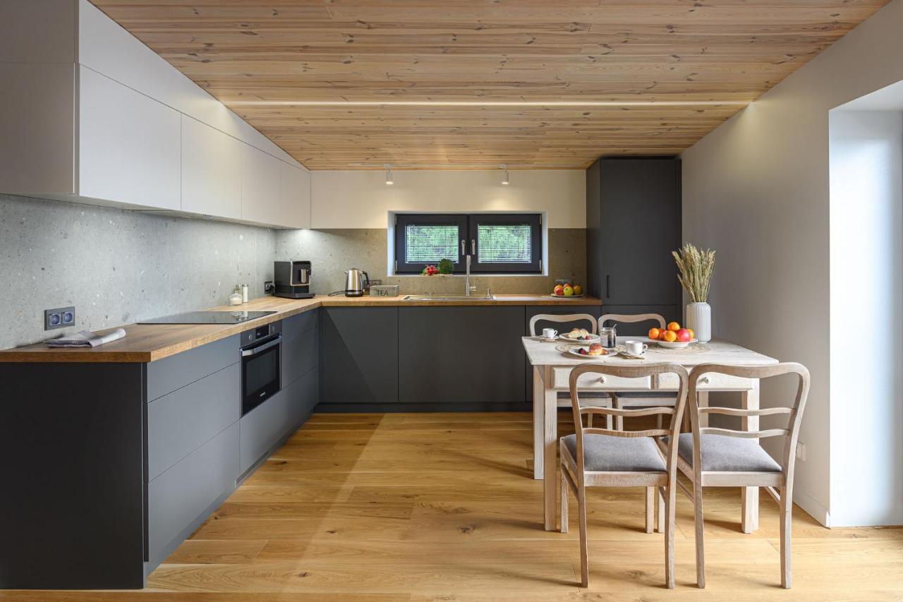 Z Klimatem, Ogrod, Parking Apartment